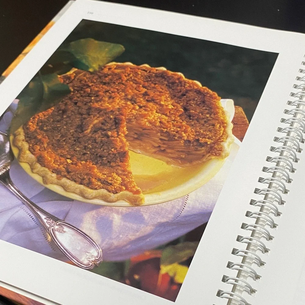 Low-Fat Ways to Bake and Low-calorie recipes spiral Cookbook set
